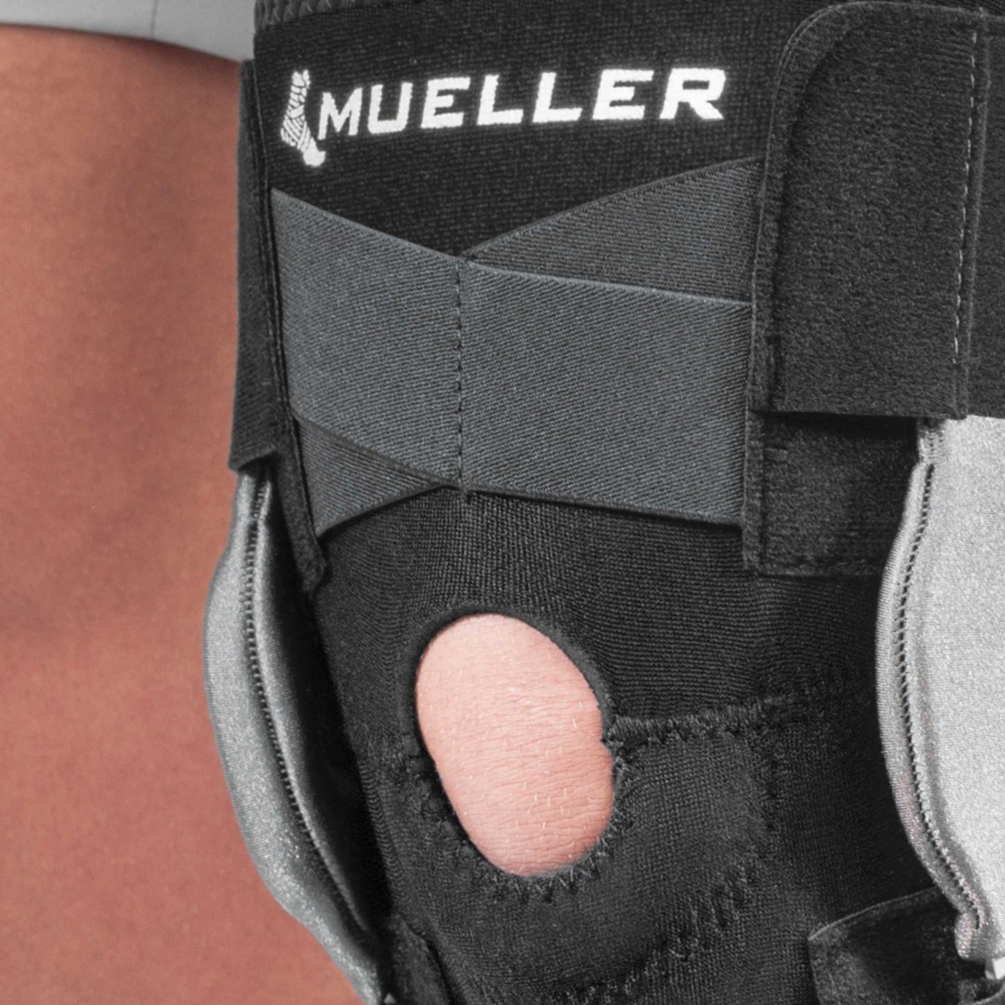 Mueller® Green Self-Adjusting Hinged Knee Brace, Unisex, One Size Fits Most - Black